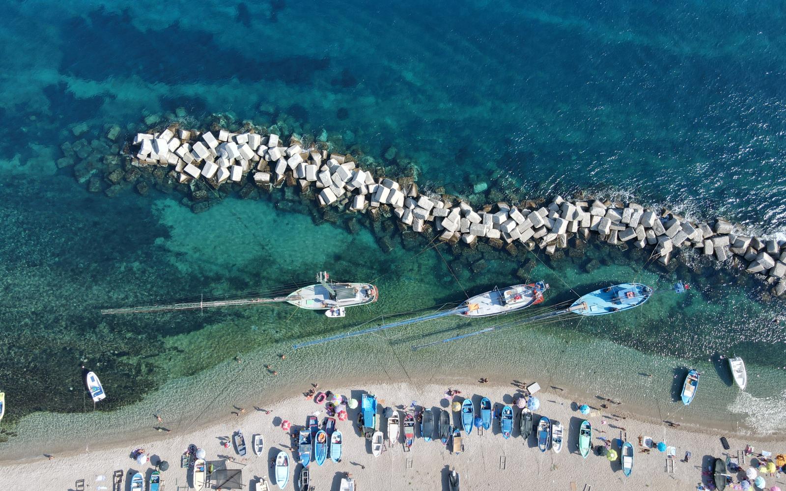 Barche pesca al pesce spada ormeggiate