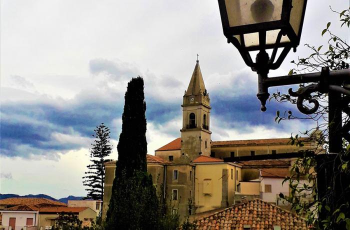 La Chiesa Madre dei SS. Apostoli Filippo e Giacomo a Naso