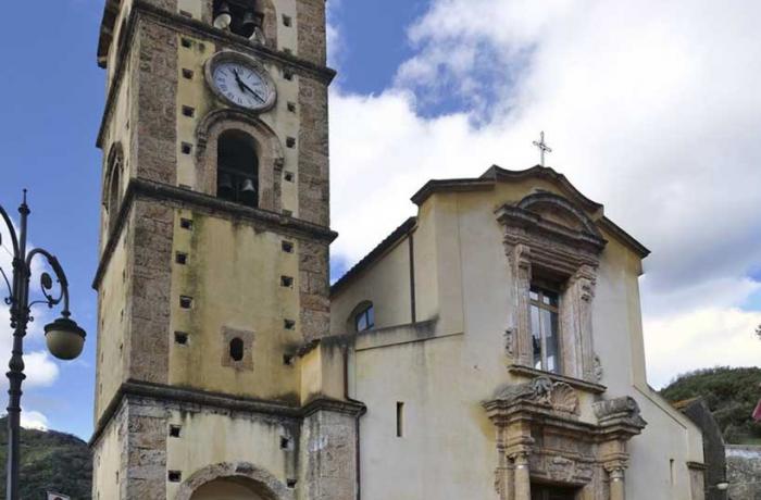 Il Duomo di S. Domenica di Mandanici