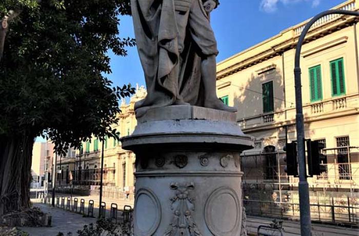 Monumento a Carlo III di Borbone