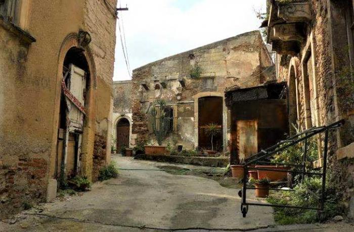 Passeggiata per il Centro Storico di Messina, a piedi e in carrozza