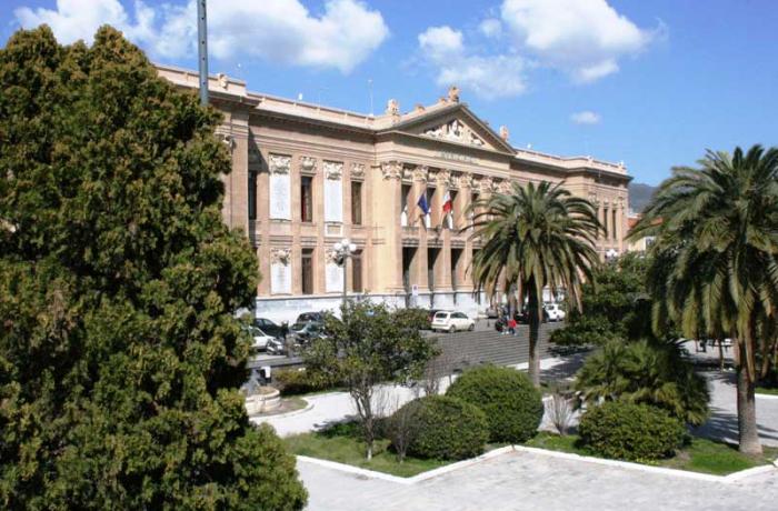 Passeggiata per il Centro Storico di Messina, a piedi e in carrozza
