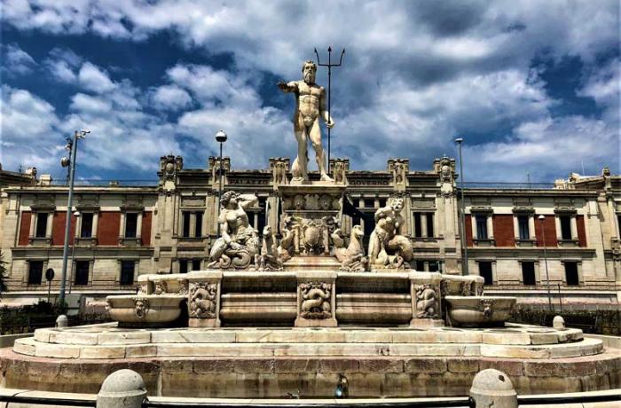 Passeggiata per il Centro Storico di Messina, a piedi e in carrozza