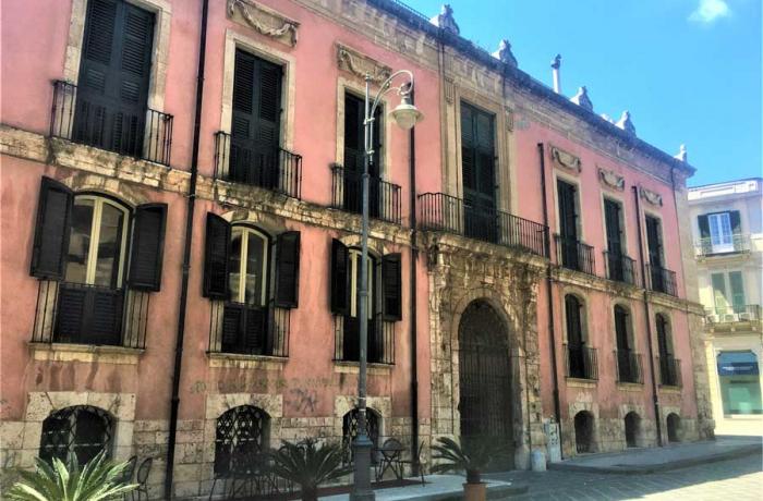Passeggiata per il Centro Storico di Messina, a piedi e in carrozza