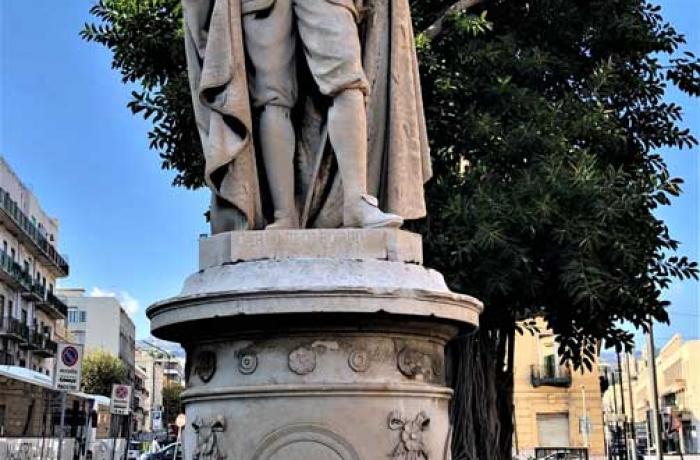 Passeggiata per il Centro Storico di Messina, a piedi e in carrozza