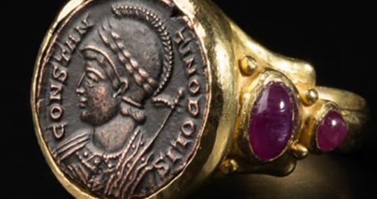 Orafi e Argentieri a Messina - Alvaro e Correnti, anello con moneta